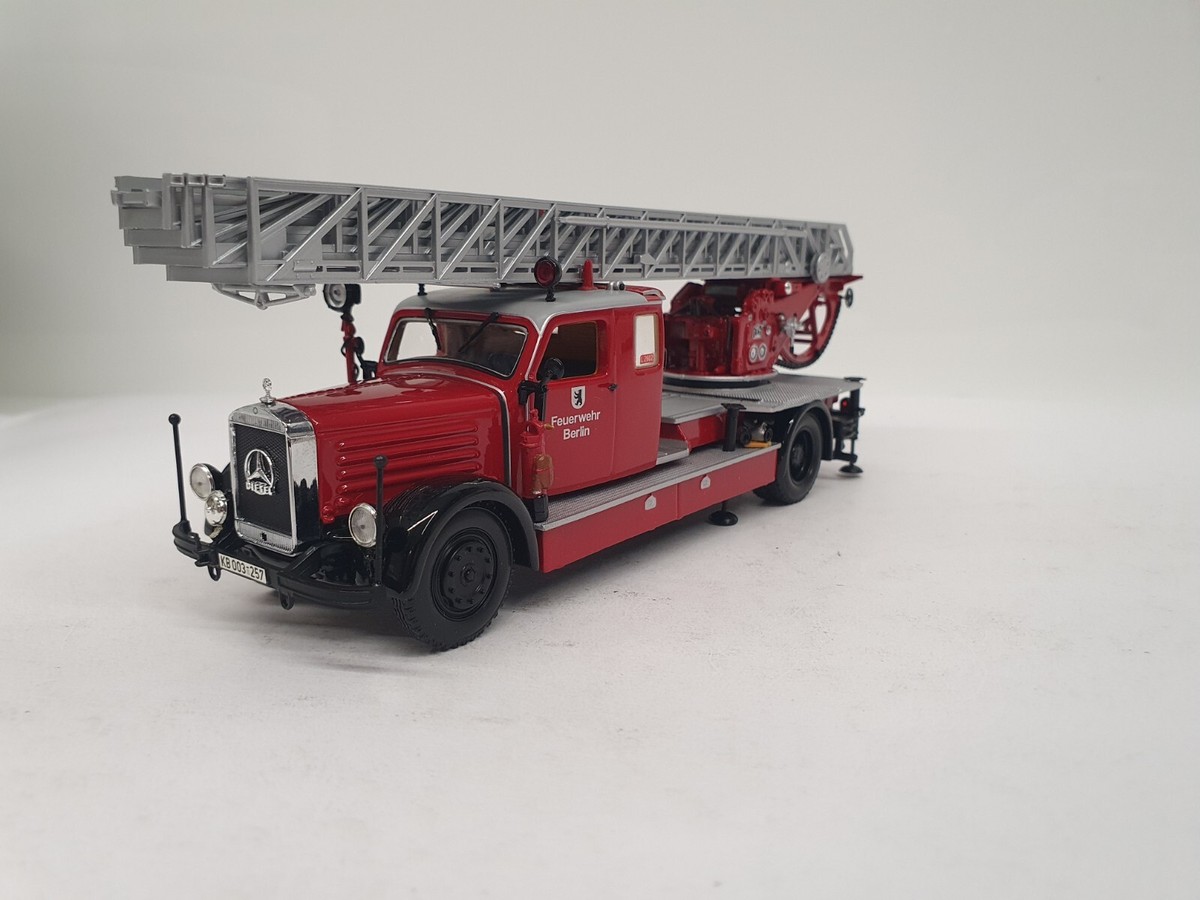 1/43 VERY RARE MERCEDES-BENZ LOD3750 DL26 FEUERWEHR BERLIN