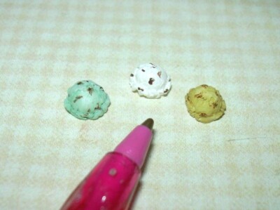 Miniature Trio of Ice Cream Scoops, Mint, Choc. Chip, Mocha: DOLLHOUSE 1:12