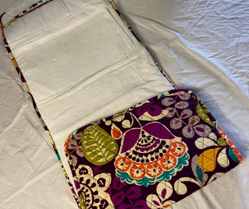 ¡ENVÍO GRATUITO! Almohadilla cambiadora para bebé Vera Bradley forrada en tela de felpa Foto 2 de 3