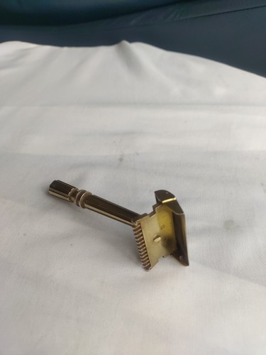 Beautiful Brass? Gem Micromatic Open Comb Gold Tone SE Safety Razor - Picture 5 of 11