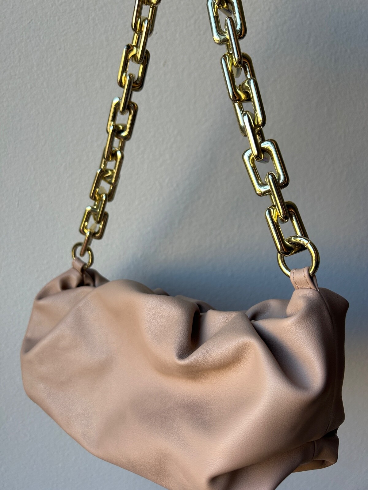 JW Pei Beige Dumpling Bag with Gold Chain – Stylish, Compact, and Versatile Crossbody Accessory