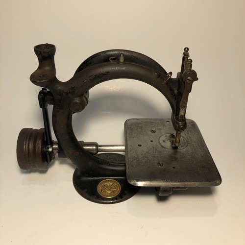 ANTIQUE 1880 GIBBS & WILLCOX SEWING MACHINE AS IS (FOR PARTS) - Picture 10 of 22