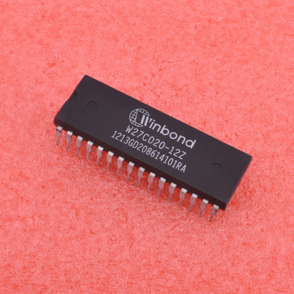 初代ルビコン　新品　15P2オンス 1/5/10PCS W78E052B40DL W27C020-12Z W2465-10L W29EE011-15 DIP