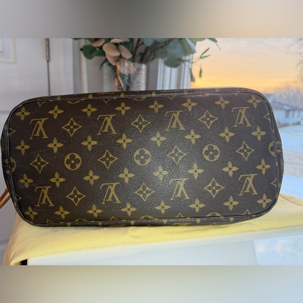 Authentic Louis Vuitton Neverfull MM Monogram Tote 2017 SD0157 thumbnail 4