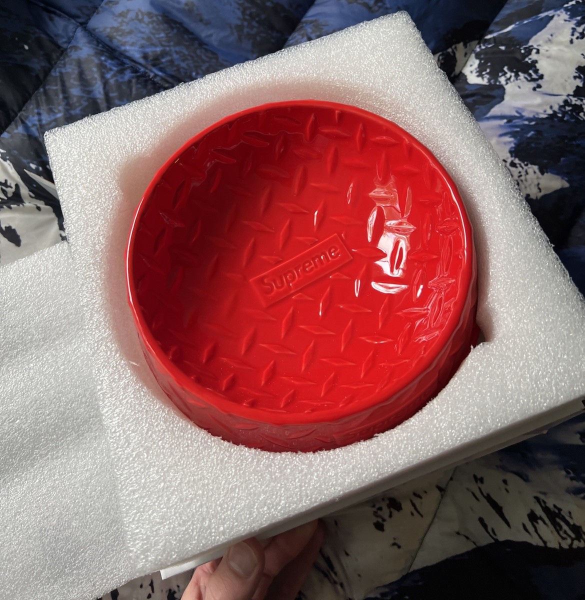 小物 Supreme Diamond Plate Dog Bowl red Supreme Diamond Plate Dog Bowl Red - SS23 - US