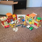 Vintage 1973 Fisher Price Little People Village #997 + 11 Figures & Rare Mail