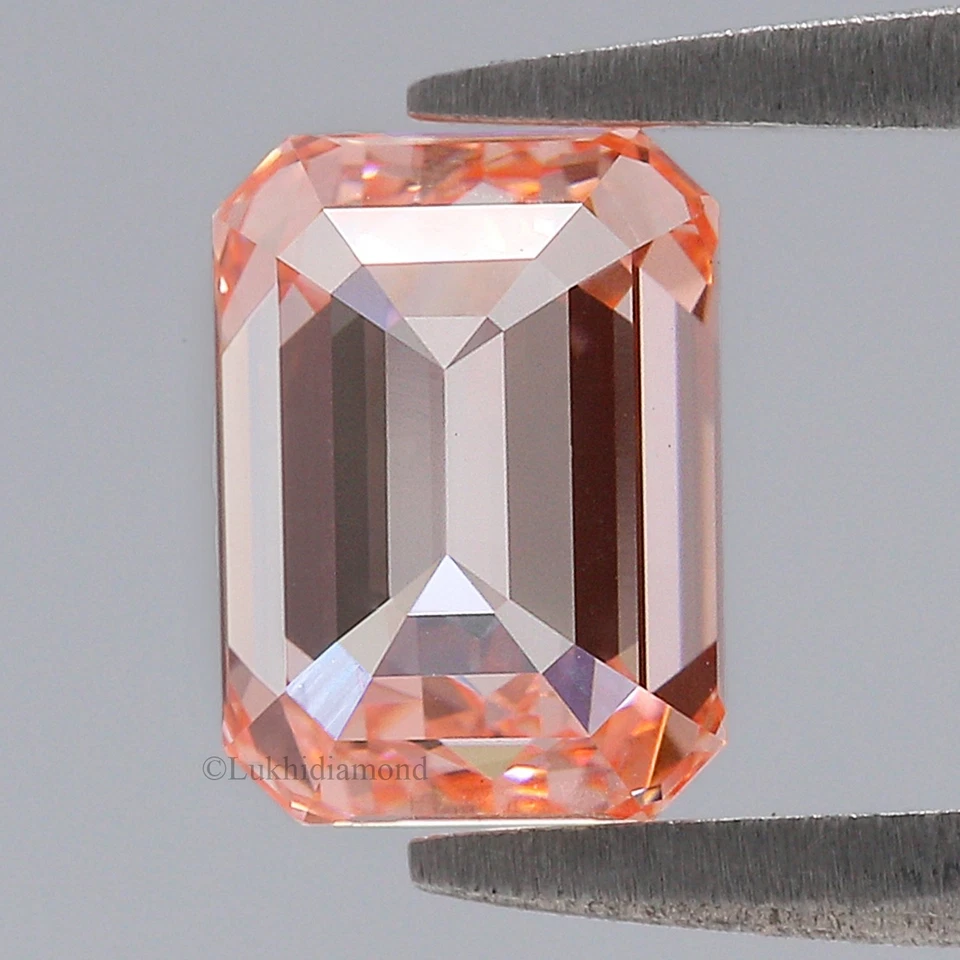 1.41 CT IGI Certified Emerald Cut Fancy Vivid Pink Color VS1 Clarity Lab Diamond - Image 2 of 4