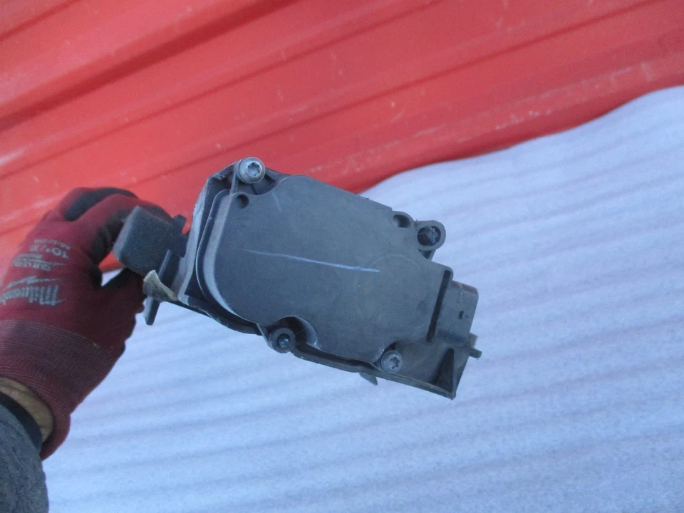 Obturador de rejilla activo inferior para Subaru Legacy 2018-2019 fabricante de equipos originales Foto 4 de 4