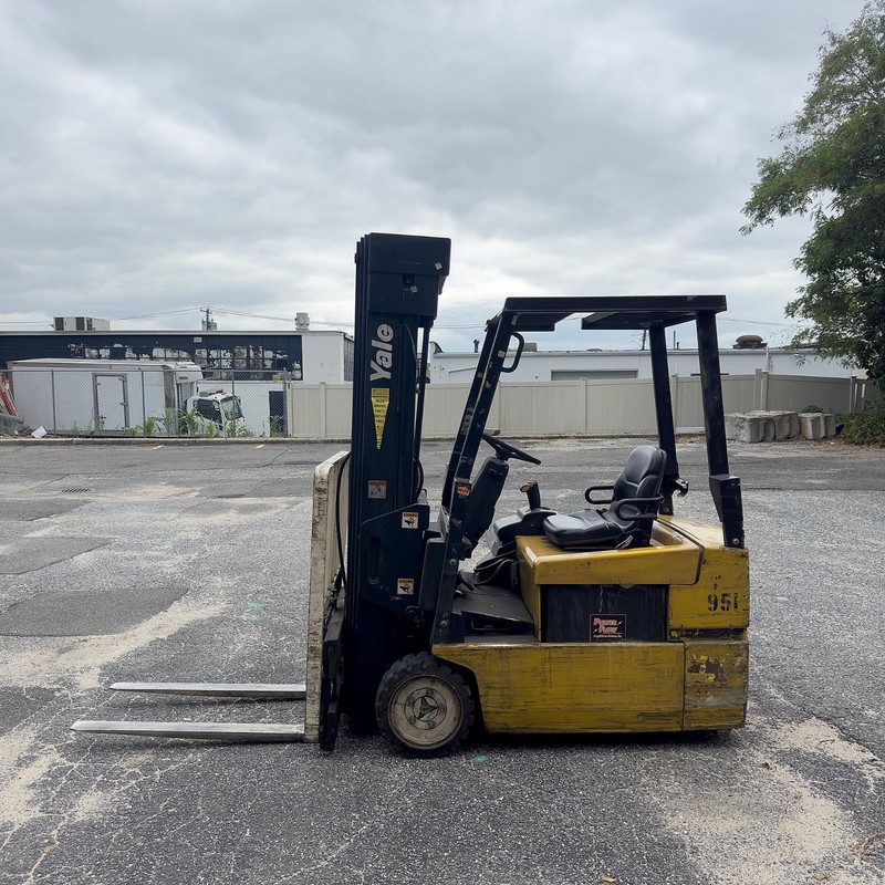 YALE Forklift ERP030TGN36SQ089 Electric 4 Stages
