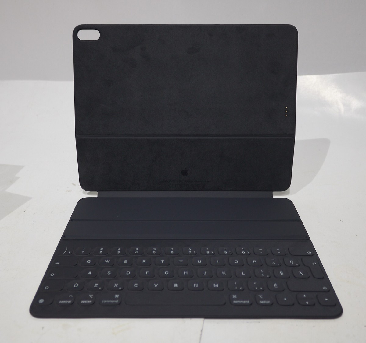 ✓ Apple Smart Keyboard for 12.9