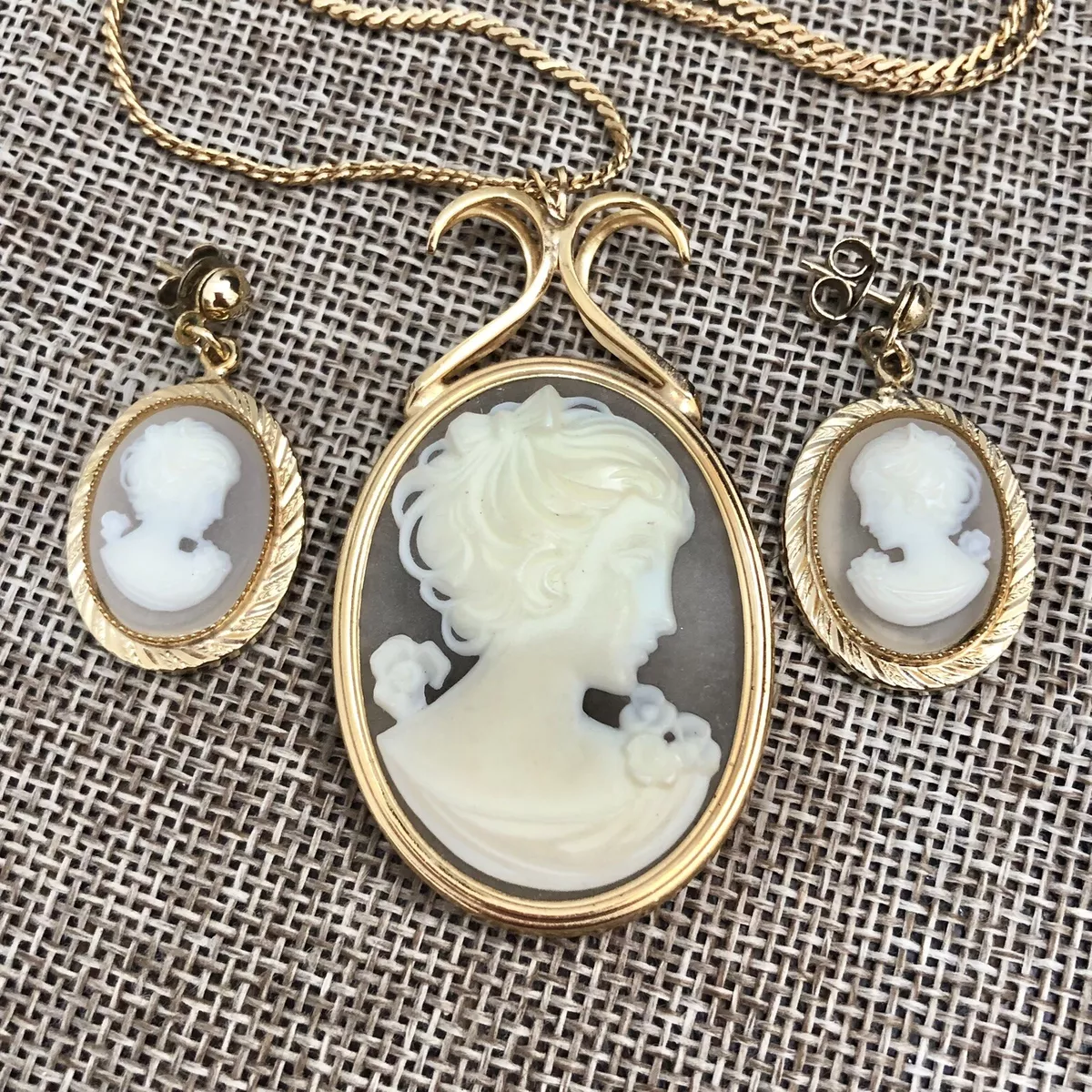 Vintage Resin Cameo Necklace Earrings Set Post Back Dangle Gold