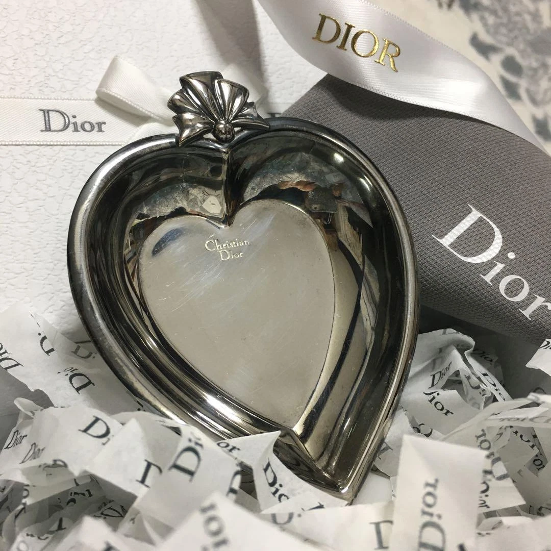 Christian Dior Plateau à accessoires en étain en forme de coeur argenterie Taille 9,5 x 7,5 cm Auth