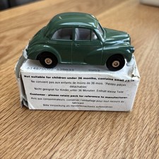 Classic CORGI Morris Minor in green 