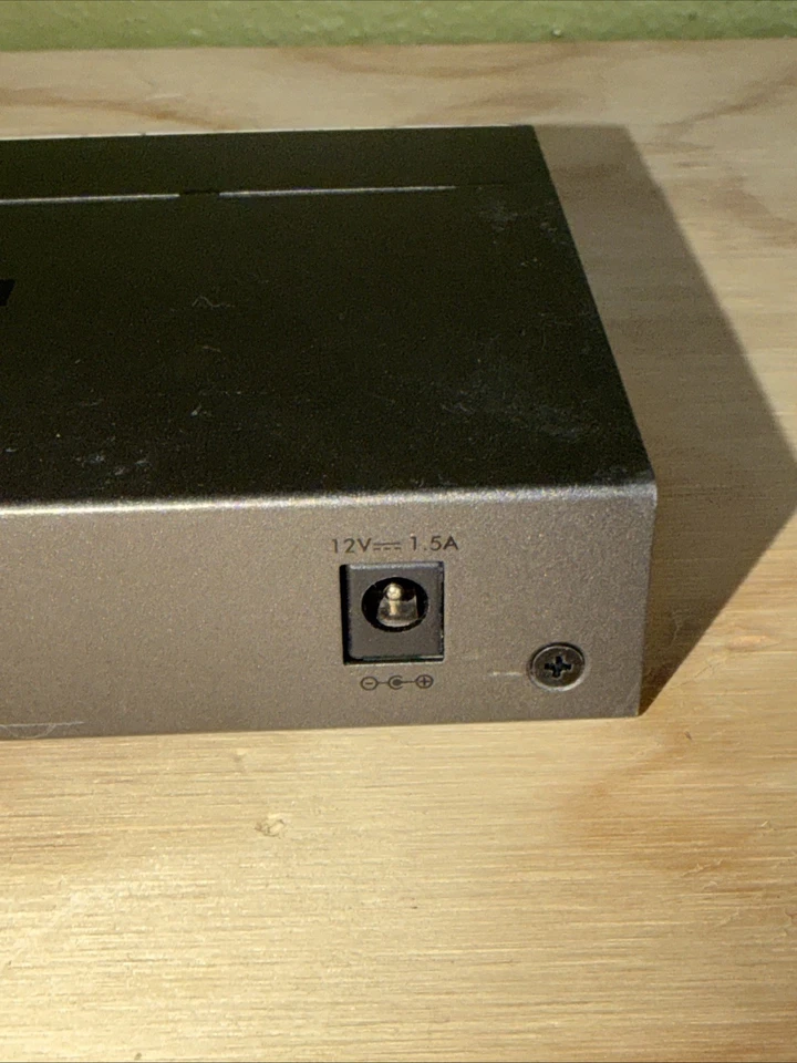 NETGEAR 10-Port Gig/10G Ethernet Unmanaged Switch (GS110MX) -with 8 x 1G, 2 x 10 - Image 4 of 4