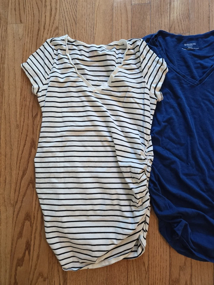 Womens Bundle of 3 Motherhood Maternity size small tops - Image 3 of 4