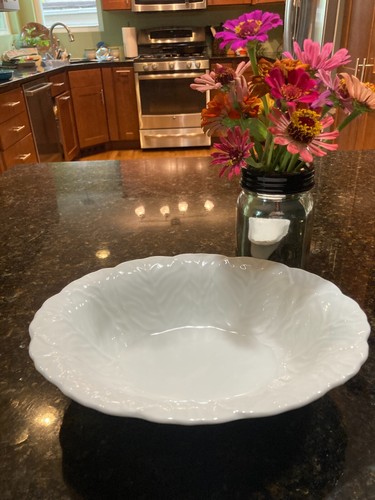 Wedgewood Countryware 10" Oval White Cabbage Leaves Bone China Vegetable Bowl