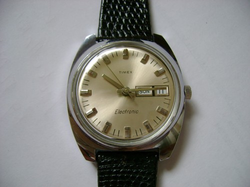 VINTAGE TIMEX ELECTRONIC ,NEW BATTERY , RUN GREAT
