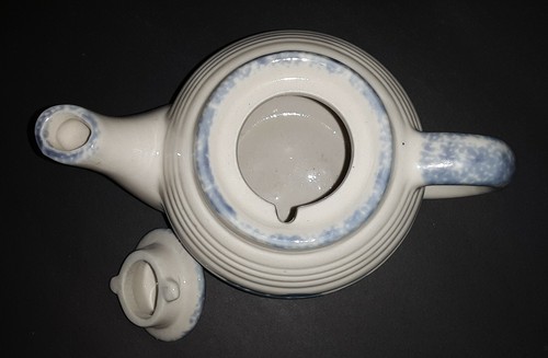 Eremitage Keramik Teekanne mit blauem Herz + Corelle Becher - Tea for one Mom Geschenk - Bild 2 von 7