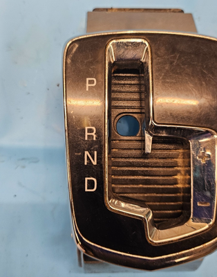 07 CADILLAC CTS Floor Shifter Floor Shifter 15889443 for sale