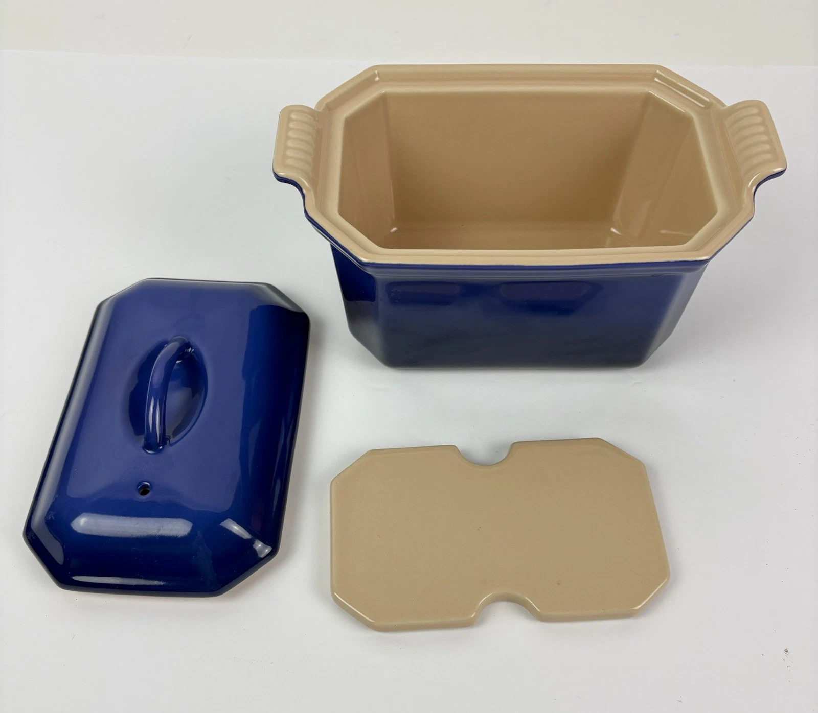 Le Creuset Stoneware Pate Terrine with Lid Press Blue Lapis 10.22 0.72 Qt 7.8”