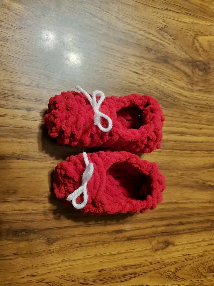 Newborn/Baby Holiday Hand Knit Hat And Bootie Set - Image 2 of 3