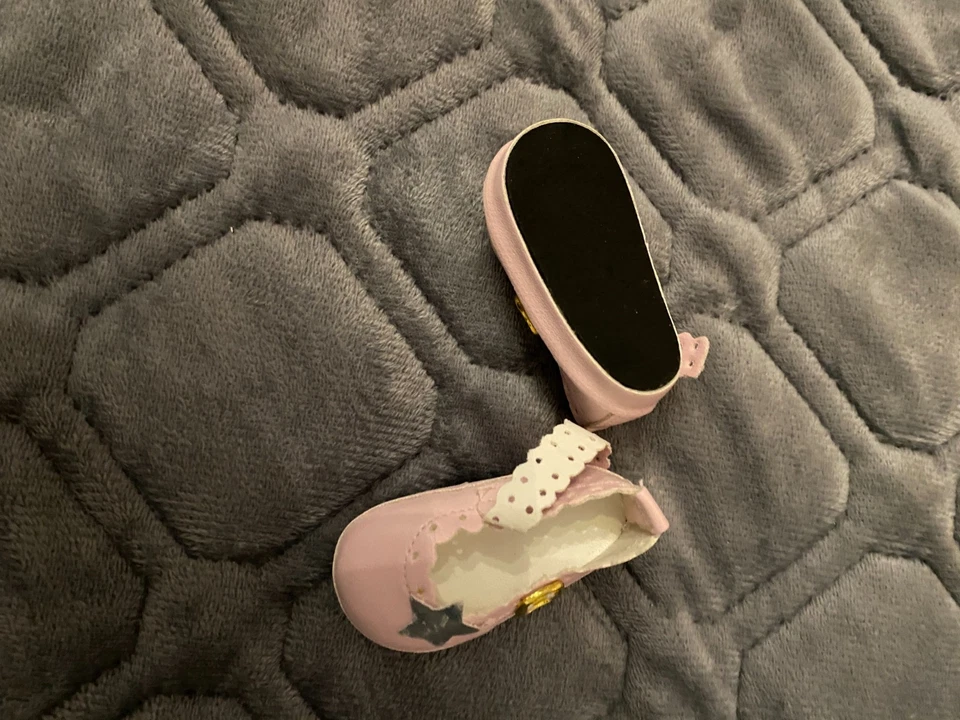 Chaussures pour poupée. - Photo 3/3