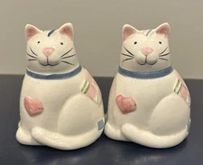 Susan Winget “Country Kitty” Ceramic Salt And Pepper  Shakers Vintage