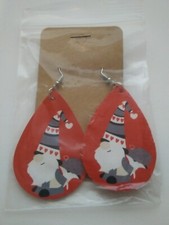 VALENTINE'S DAY GNOME W GRAY HAT W HEART HOLDING FLOWERS PU LEATHER EARRINGS