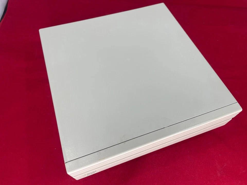 Faulty PSU External Frog 210e SCSI 1 Drive Case with IEC & Dual US Power Outlets - Image 3 of 4