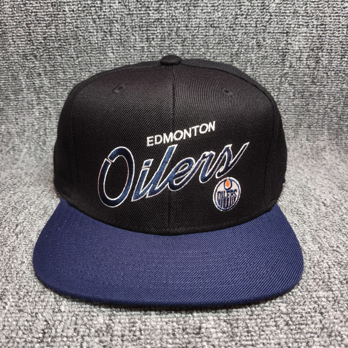 Mitchell & Ness Edmonton Oilers NHL Script Logo Black Navy Fitted Hat