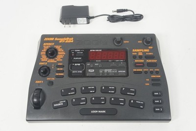 ZOOM ST-224 SampleTrak Sampler Drum Machine Lo-Fi Effekte mit 100-240V Netzteil