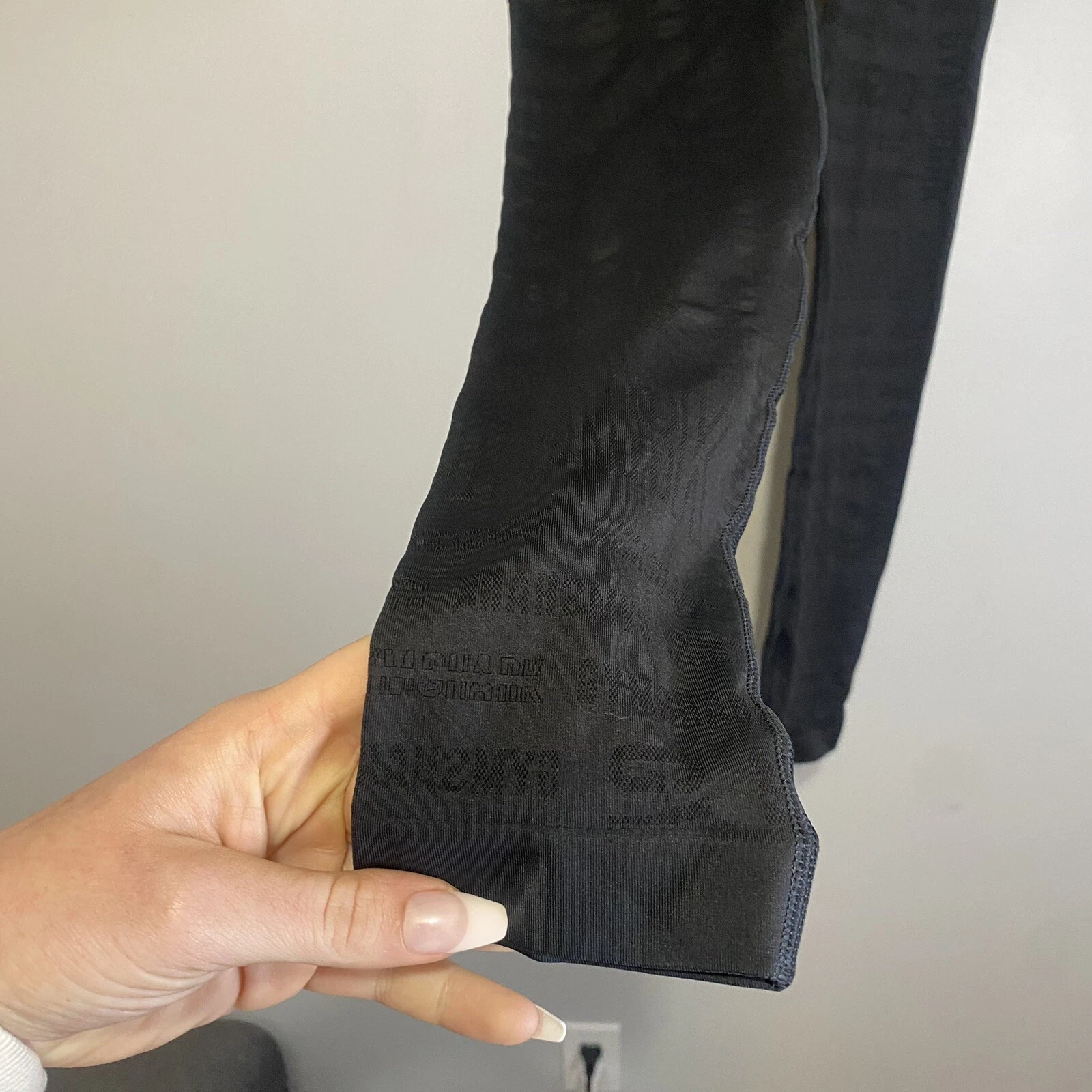 gymshark mid rise elastic waist band seamless logo leggings