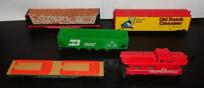 5 Different HO Scale Train Cars Pre-Owned Loose