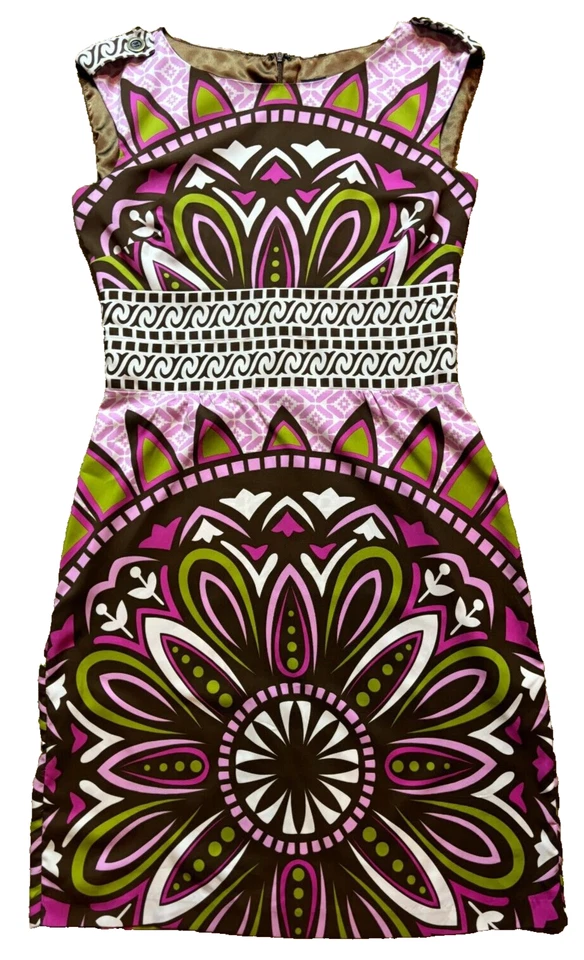 Платье-футляр Nicole от Nicole Miller с принтом медальон шелковистое богемное длина до колена 4 - Изображение 2 из 4