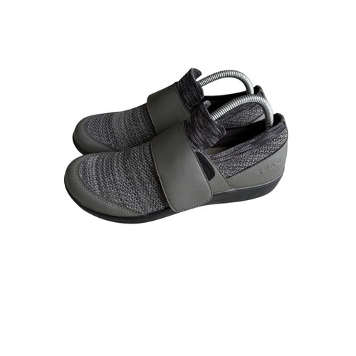 TRAQ by Alegria Qwik smart walking shoes size 9 (40)