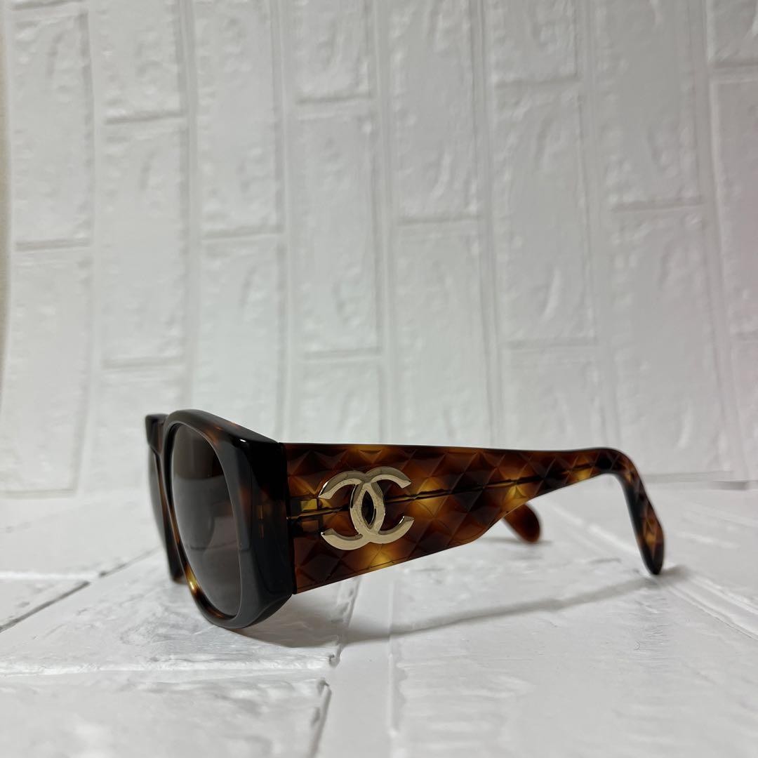 CHANEL 01450 Vintage Matelasse Coco Mark Sunglasses Tortoiseshell