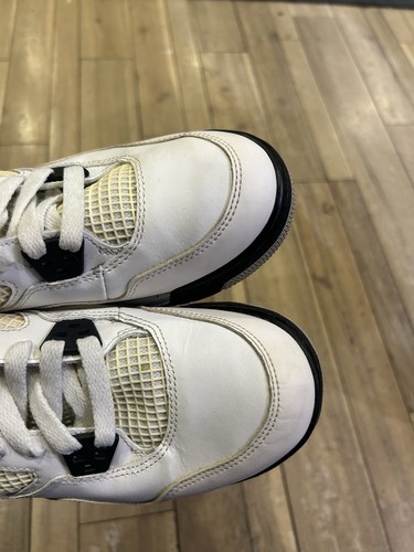 Size 5.5 Y- Jordan 4 Retro OG Mid White Cement (GS) - Picture 4 of 10