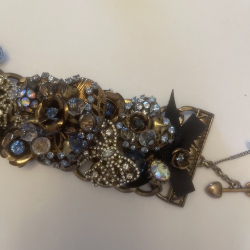 "Pulsera vintage Betsey Johnson corazón lazo azul estrás 2"" ancho 3D 7,25""" - Imagen 5 de 9