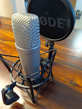 RØDE Kondensatormikrofon silber kabelgebunde...