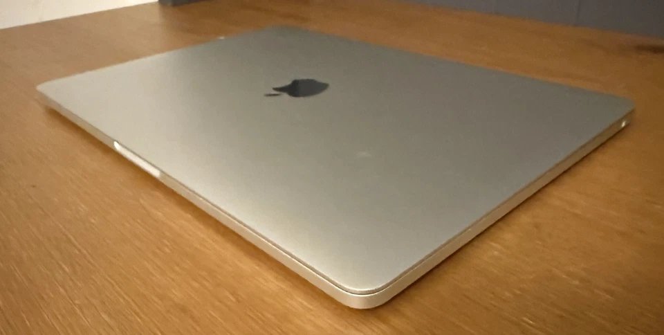 Apple MacBook Pro - 13 inch -Intel i5 - 16GB RAM 256GB SSD - LOGIC FINAL CUT PRO - Image 3 of 4