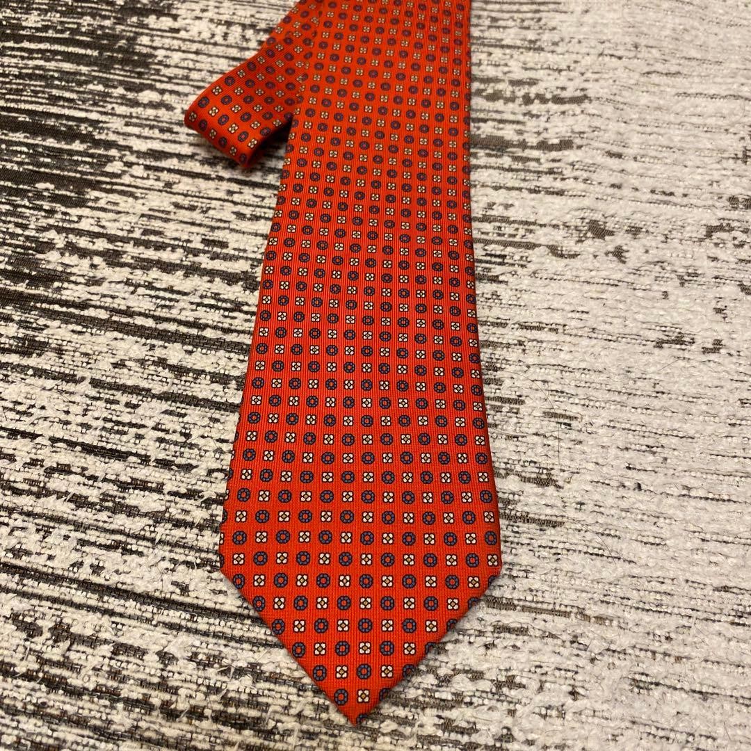 Drake's Necktie Tie All over floral pattern 100% Silk Handmade in England Red