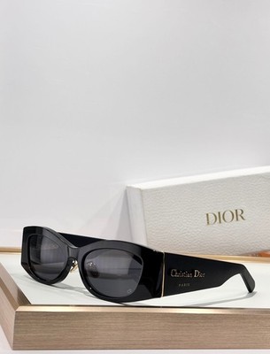 Dior Fashion Cat-Eye Sunglasses Model: DiorOmbre S1F Size: 55-19-145