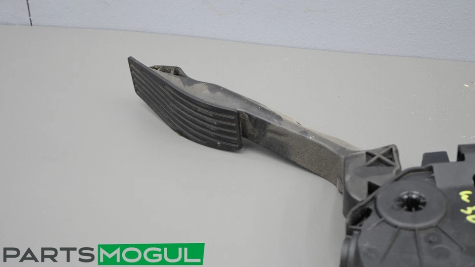 2018 FIAT 500X 4-DOOR GAS PEDAL ACCELERATOR THROTTLE SENSOR 51980266 OEM - Image 4 of 4