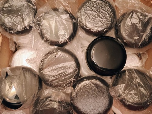 22er Pack 8 Unzen Solide Weiße Kunststoff Gläser mit Schwarz Schraubdeckel Make-up Cremes - Bild 7 von 8