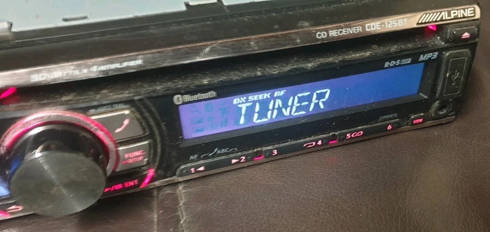 Alpine CDE-125BT Radio CD Player Bluetooth Stereo Usb Aux Head Unit - Image 2 of 4