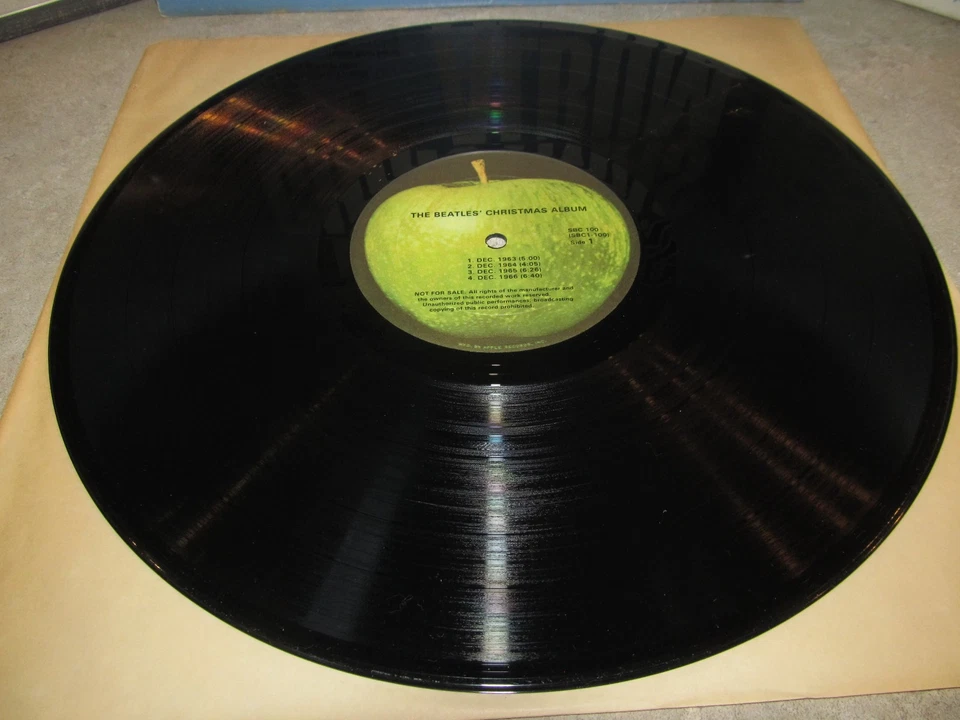 THE BEATLES 1970 Beatles CHRISTMAS ALBUM Fan Club Christmas... VINYL EX / EX! - Image 3 of 4