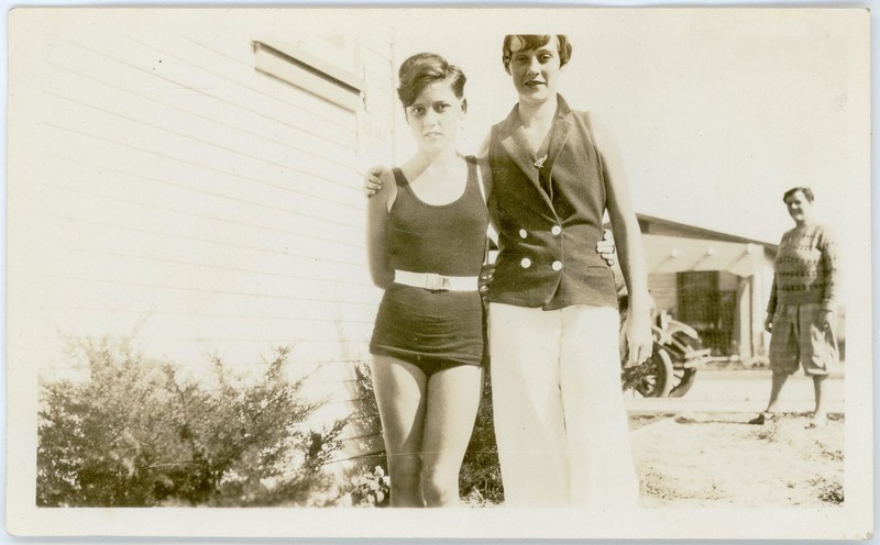 Vintage 1920's Snapshot Pretty Mom & Daughter w/ Bob & Belted Jazz Age Swimsuit