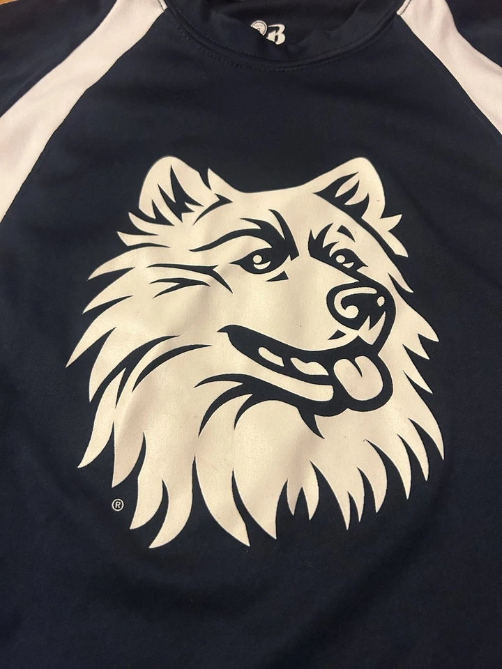 Camisa BADGERSPORT Dri-Fit Uconn Connecticut Juvenil Pequeña Manga Larga Huskies Foto 3 de 4