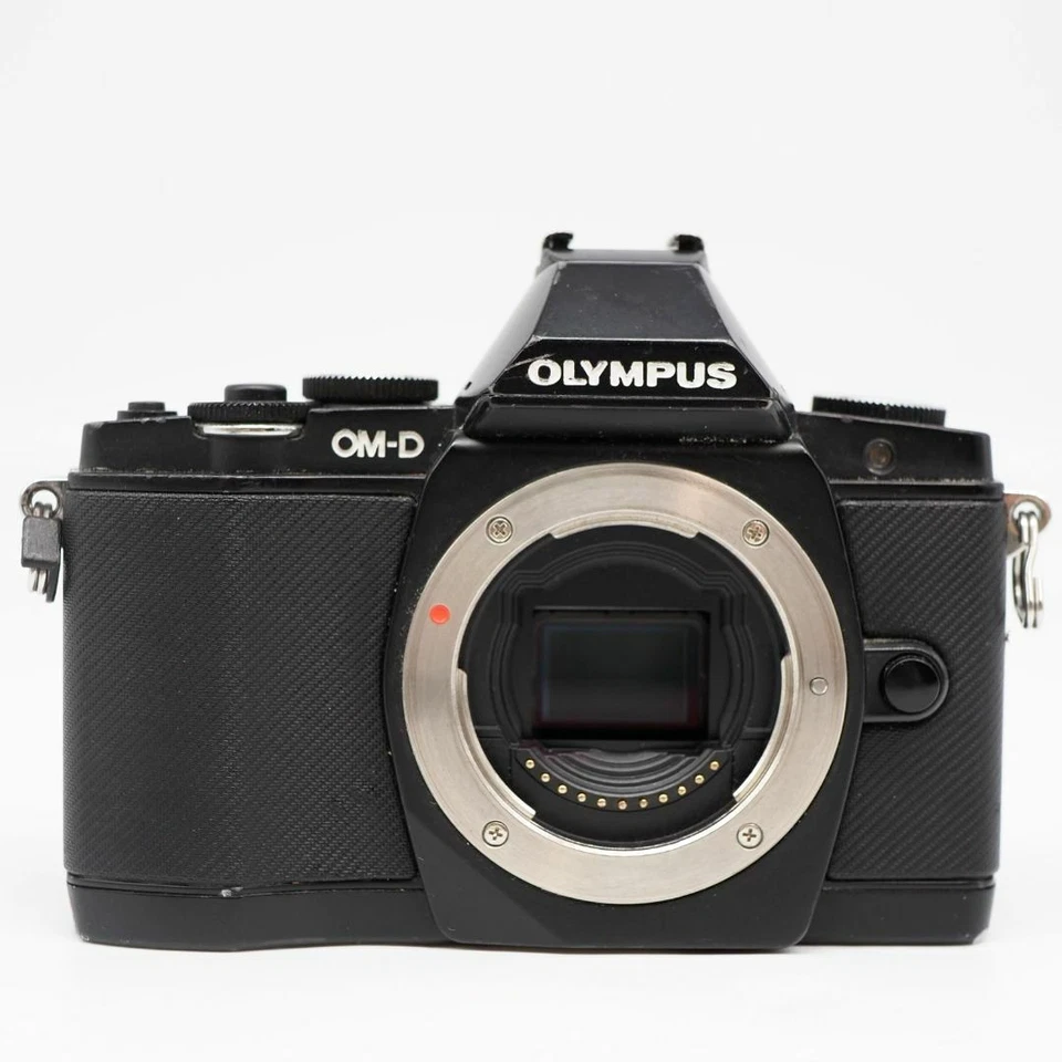 Olympus OM-D E-M5 Mirrorless SLR Digital Camera Black Tested With Charger - Image 2 of 4