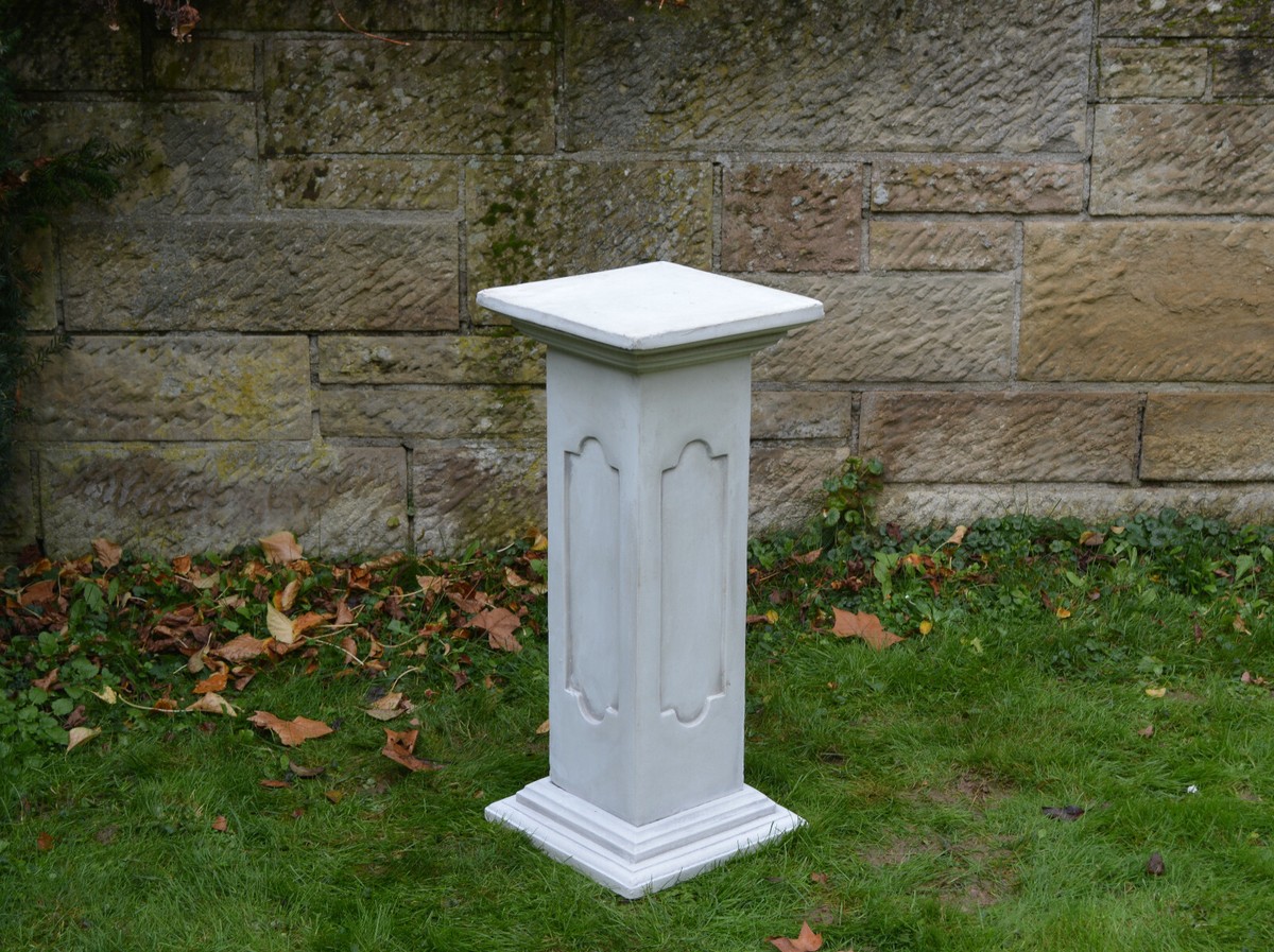 Podest Auf Zwei Säulen Aus Steinguss – Frostsicherer Sockel Für Den Garten (42 Cm Hoch, Grau)